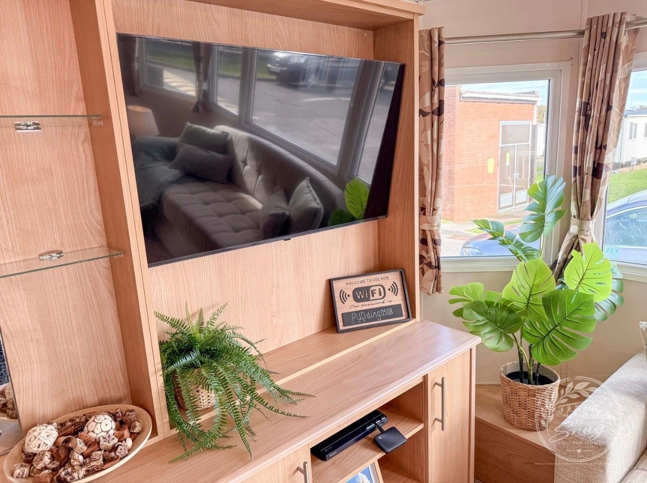Lounge with TV